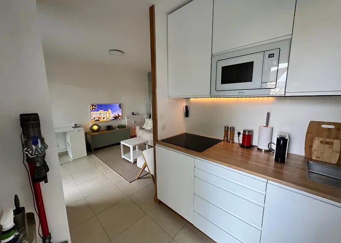 Art Apartment *